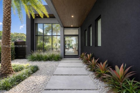 Купить виллу или дом в Майами, Флорида 5 спален, 331.38м2, № 2051038 - фото 3