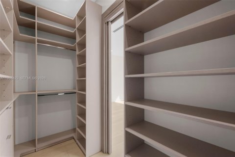 Купить виллу или дом в Майами, Флорида 5 спален, 331.38м2, № 2051038 - фото 11