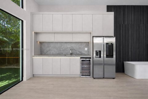 Купить виллу или дом в Майами, Флорида 5 спален, 331.38м2, № 2051038 - фото 12