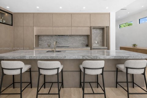 Купить виллу или дом в Майами, Флорида 5 спален, 331.38м2, № 2051038 - фото 6