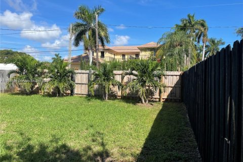 Commercial property in Hollywood, Florida 86.49 sq.m. № 1881547 - photo 7