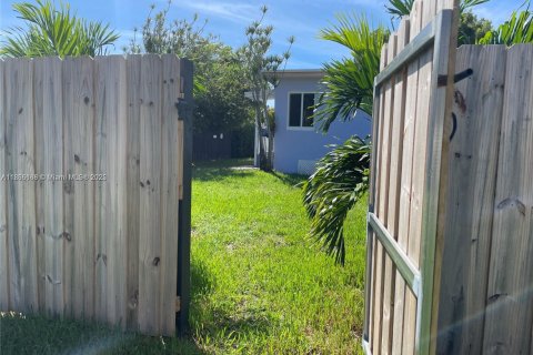 Commercial property in Hollywood, Florida 86.49 sq.m. № 1881547 - photo 8