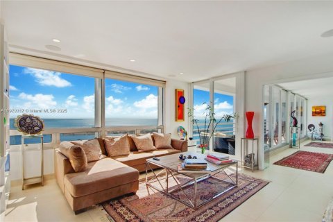 Copropriété à louer à Miami, Floride: 4 chambres, 304.72 m2 № 1976313 - photo 10