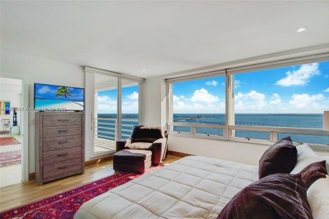 Copropriété à louer à Miami, Floride: 4 chambres, 304.72 m2 № 1976313 - photo 18