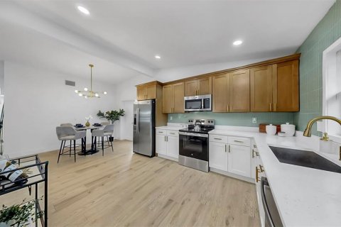 Casa en venta en Largo, Florida, 3 dormitorios, 121.33 m2 № 1913685 - foto 12