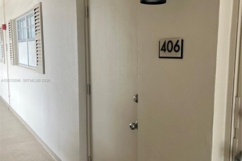 Condominio en alquiler en Hallandale Beach, Florida, 2 dormitorios, 97.55 m2 № 2075135 - foto 4