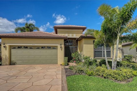 House in Venice, Florida 2 bedrooms, 193.33 sq.m. № 2095696 - photo 2