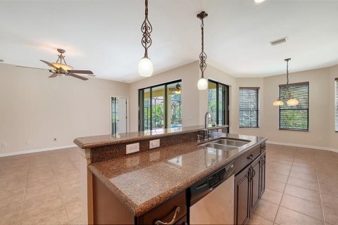 House in Venice, Florida 2 bedrooms, 193.33 sq.m. № 2095696 - photo 18