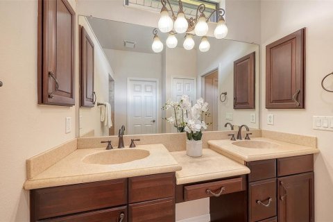 House in Venice, Florida 2 bedrooms, 193.33 sq.m. № 2095696 - photo 25