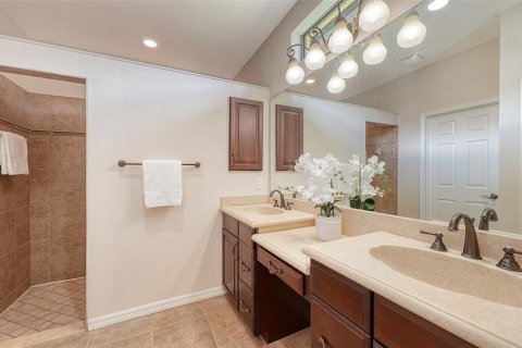 House in Venice, Florida 2 bedrooms, 193.33 sq.m. № 2095696 - photo 24