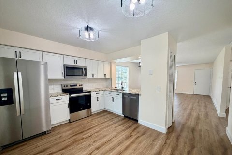 Touwnhouse à louer à Winter Springs, Floride: 2 chambres, 91.04 m2 № 2419923 - photo 3