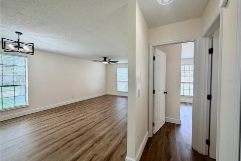 Touwnhouse à louer à Winter Springs, Floride: 2 chambres, 91.04 m2 № 2419923 - photo 9