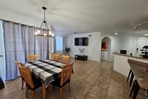 Condo in Davenport, Florida, 4 bedrooms  № 2218128 - photo 9