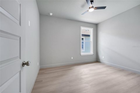 House in Orlando, Florida 4 bedrooms, 228.26 sq.m. № 2152243 - photo 16