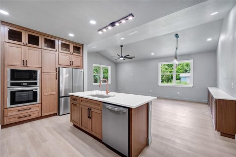 House in Orlando, Florida 4 bedrooms, 228.26 sq.m. № 2152243 - photo 26