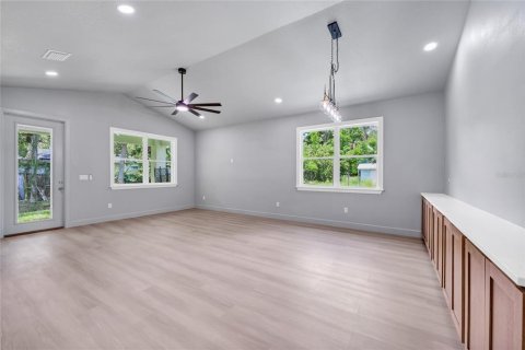 House in Orlando, Florida 4 bedrooms, 228.26 sq.m. № 2152243 - photo 21