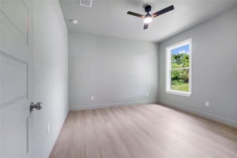 House in Orlando, Florida 4 bedrooms, 228.26 sq.m. № 2152243 - photo 11