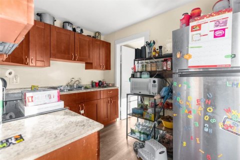 House in Saint Petersburg, Florida 3 bedrooms, 69.86 sq.m. № 1523012 - photo 7