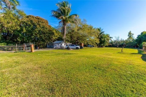 Купить виллу или дом в Майами, Флорида 2 спальни, 57.69м2, № 1997778 - фото 17