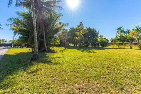 Купить виллу или дом в Майами, Флорида 2 спальни, 57.69м2, № 1997778 - фото 13