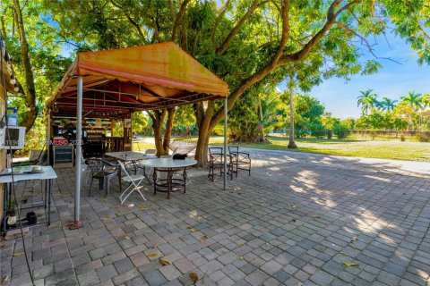 Купить виллу или дом в Майами, Флорида 2 спальни, 57.69м2, № 1997778 - фото 12