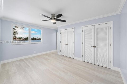 House in Pompano Beach, Florida 6 bedrooms, 350.43 sq.m. № 1954887 - photo 21