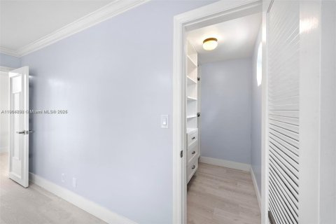 House in Pompano Beach, Florida 6 bedrooms, 350.43 sq.m. № 1954887 - photo 30