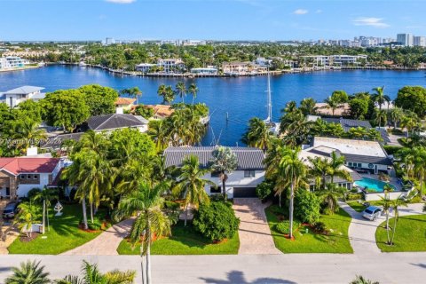 House in Pompano Beach, Florida 6 bedrooms, 350.43 sq.m. № 1954887 - photo 1