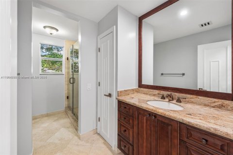 House in Pompano Beach, Florida 6 bedrooms, 350.43 sq.m. № 1954887 - photo 29