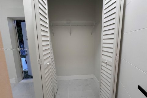 Casa en alquiler en Miami, Florida № 2029604 - foto 5