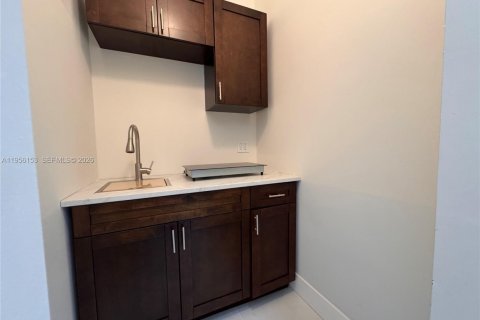 Casa en alquiler en Miami, Florida № 2029604 - foto 4