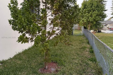 Casa en alquiler en Miami, Florida № 2029604 - foto 7