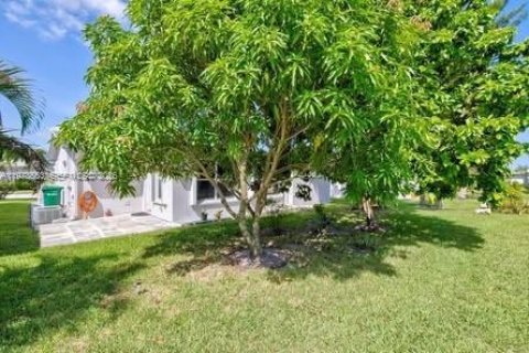 Купить виллу или дом в Маргит, Флорида 2 спальни, № 2043524 - фото 16