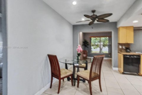 Купить виллу или дом в Маргит, Флорида 2 спальни, № 2043524 - фото 4