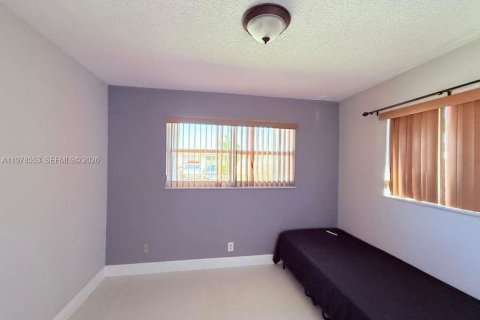 Купить виллу или дом в Маргит, Флорида 2 спальни, № 2043524 - фото 13