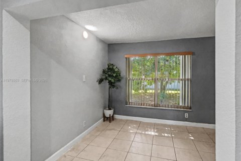 Купить виллу или дом в Маргит, Флорида 2 спальни, № 2043524 - фото 6