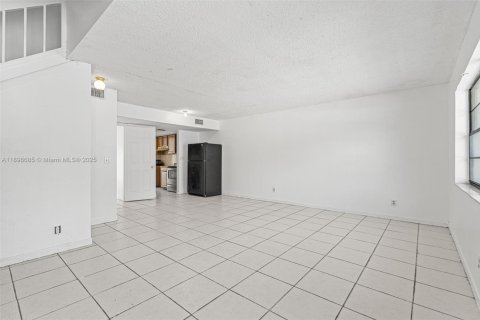 Купить таунхаус в Делрей-Бич, Флорида 4 спальни, 148.27м2, № 2012432 - фото 3