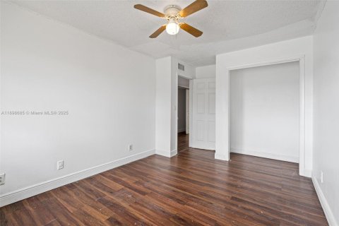 Купить таунхаус в Делрей-Бич, Флорида 4 спальни, 148.27м2, № 2012432 - фото 25