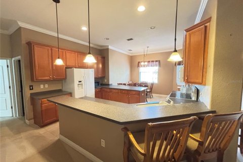 House in San Antonio, Florida 3 bedrooms, 164.62 sq.m. № 1866109 - photo 8