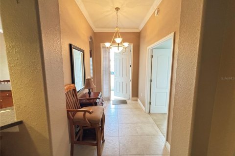 House in San Antonio, Florida 3 bedrooms, 164.62 sq.m. № 1866109 - photo 4