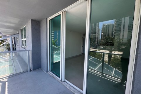 Снять в аренду квартиру в Майами, Флорида 1 спальня, 69.68м2, № 1848943 - фото 21