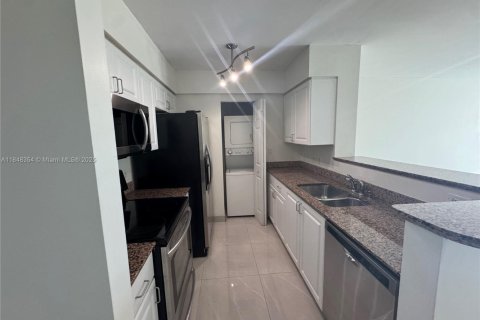 Снять в аренду квартиру в Майами, Флорида 1 спальня, 69.68м2, № 1848943 - фото 6