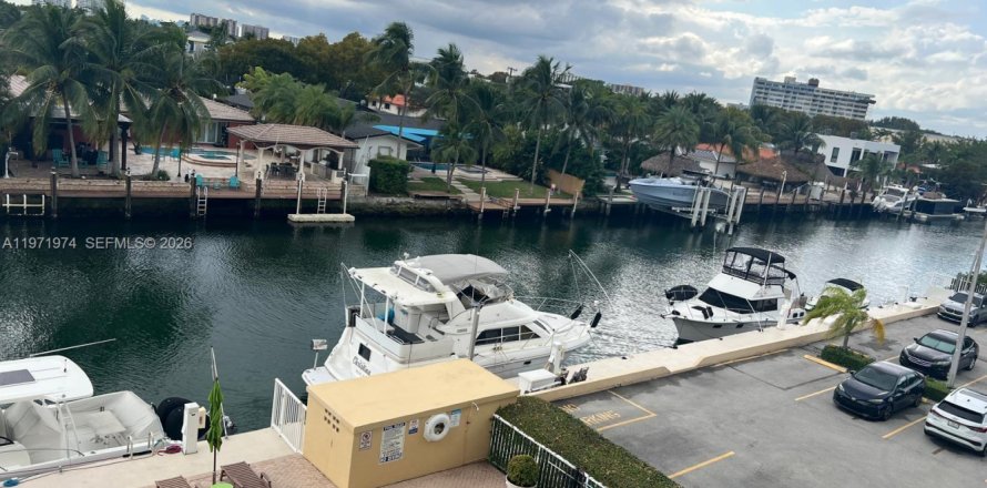 Appartement à North Miami, Floride 1 chambre, 74.97 m2 № 2042271