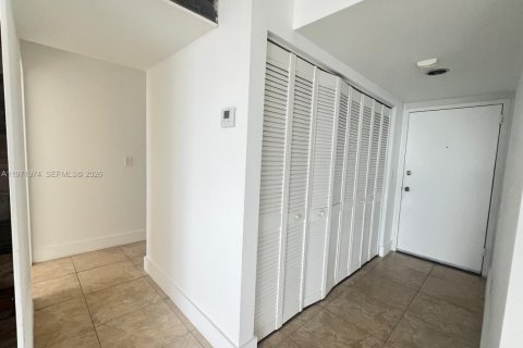 Appartement à louer à North Miami, Floride: 1 chambre, 74.97 m2 № 2042271 - photo 6