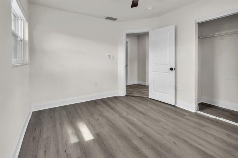 House in Saint Petersburg, Florida 4 bedrooms, 186.83 sq.m. № 2403676 - photo 16
