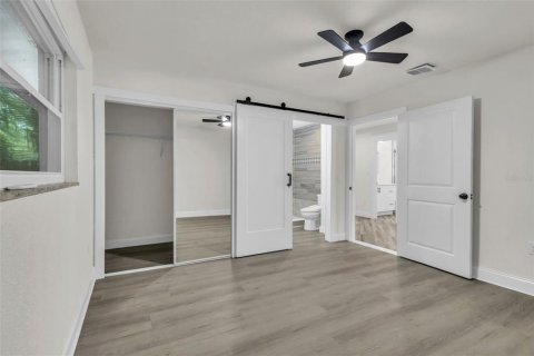 House in Saint Petersburg, Florida 4 bedrooms, 186.83 sq.m. № 2403676 - photo 20