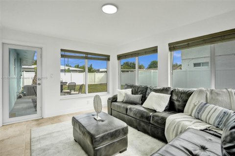 Villa ou maison à vendre à Pompano Beach, Floride: 3 chambres, 121.52 m2 № 1858828 - photo 8