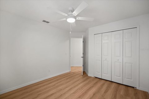 House in Clermont, Florida 4 bedrooms, 242.47 sq.m. № 2112140 - photo 28
