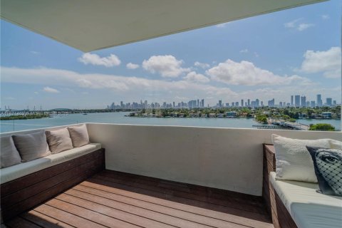 Condominio en venta en Miami Beach, Florida, 2 dormitorios, 128.3 m2 № 1982560 - foto 14