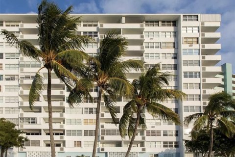 Condominio en venta en Miami Beach, Florida, 2 dormitorios, 128.3 m2 № 1982560 - foto 26